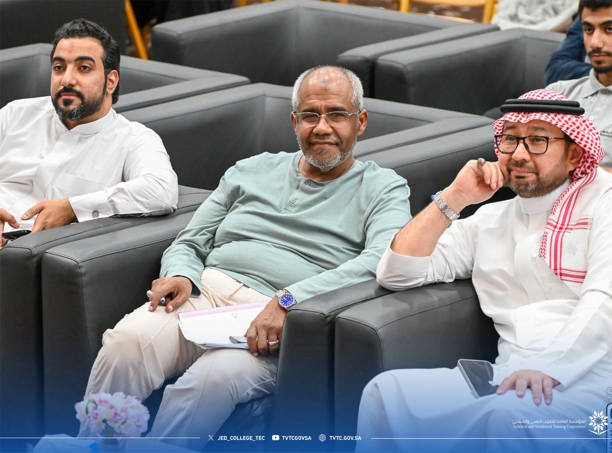 الكلية التقنية بجدة tweet media