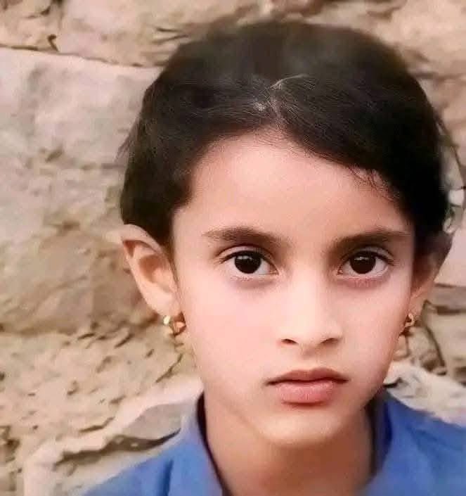 أدعو الجميع لإطلاق حملة دعم للطفلة جنات السياغي للمطالبة بإصدار حكم الإعدام بحق المغتصب أحمد نجاد والتصدي للتهديدات التي يوجهها والد جنات السياغي من قبل المدعو أخو المغتصب احمد نجاد.
لا تتركوا جنات ووالدها بمفردهم فلنقف جميعاً معهم حتى تحقيق العدالة و تنفيذ حكم الإعدام ضد المغتصب