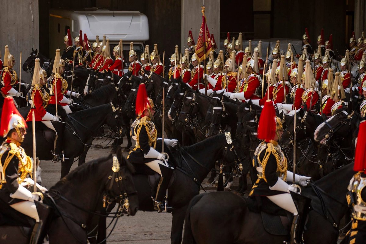 The Army in London tweet media