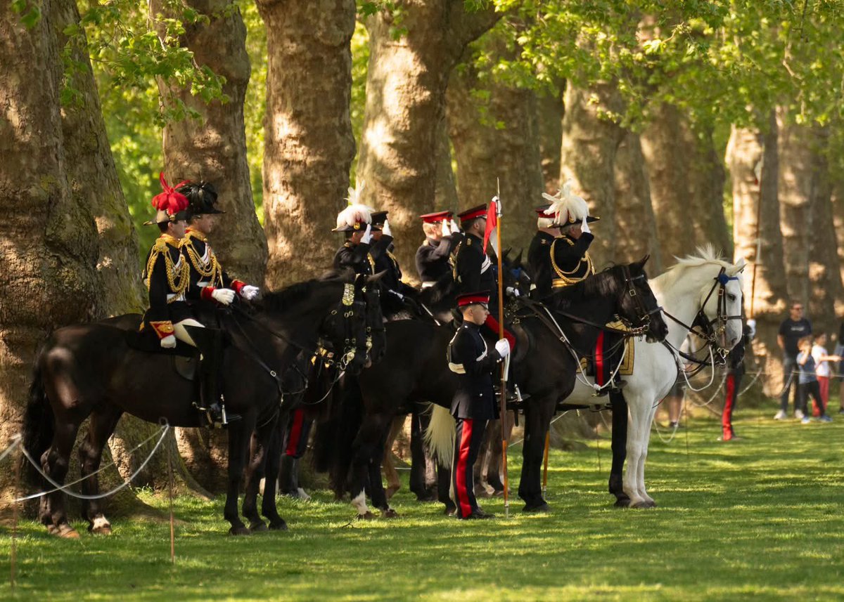The Army in London tweet media