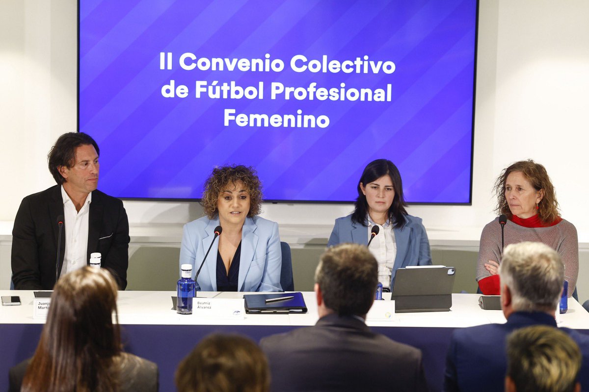 Órdago a Chica (@ordagochica) on Twitter photo 💥 New <a href="/OrdagoChica/">Órdago a Chica</a> 💥
📸 #ImagenDeLaJornada sobre el FCB en la #UWCL con <a href="/L0bert0/">Loberto</a>
🧐 #ElFoco y <a href="/Previntegra/">Previntegra</a> con <a href="/AndreaSanchis_4/">Andrea Sanchis</a> sobre la #LigaF y el II Convenio del futfem
👉 go.ivoox.com/rf/145932802 💥 New <a href="/OrdagoChica/">Órdago a Chica</a> 💥
📸 #ImagenDeLaJornada sobre el FCB en la #UWCL con <a href="/L0bert0/">Loberto</a>
🧐 #ElFoco y <a href="/Previntegra/">Previntegra</a> con <a href="/AndreaSanchis_4/">Andrea Sanchis</a> sobre la #LigaF y el II Convenio del futfem
👉 go.ivoox.com/rf/145932802
