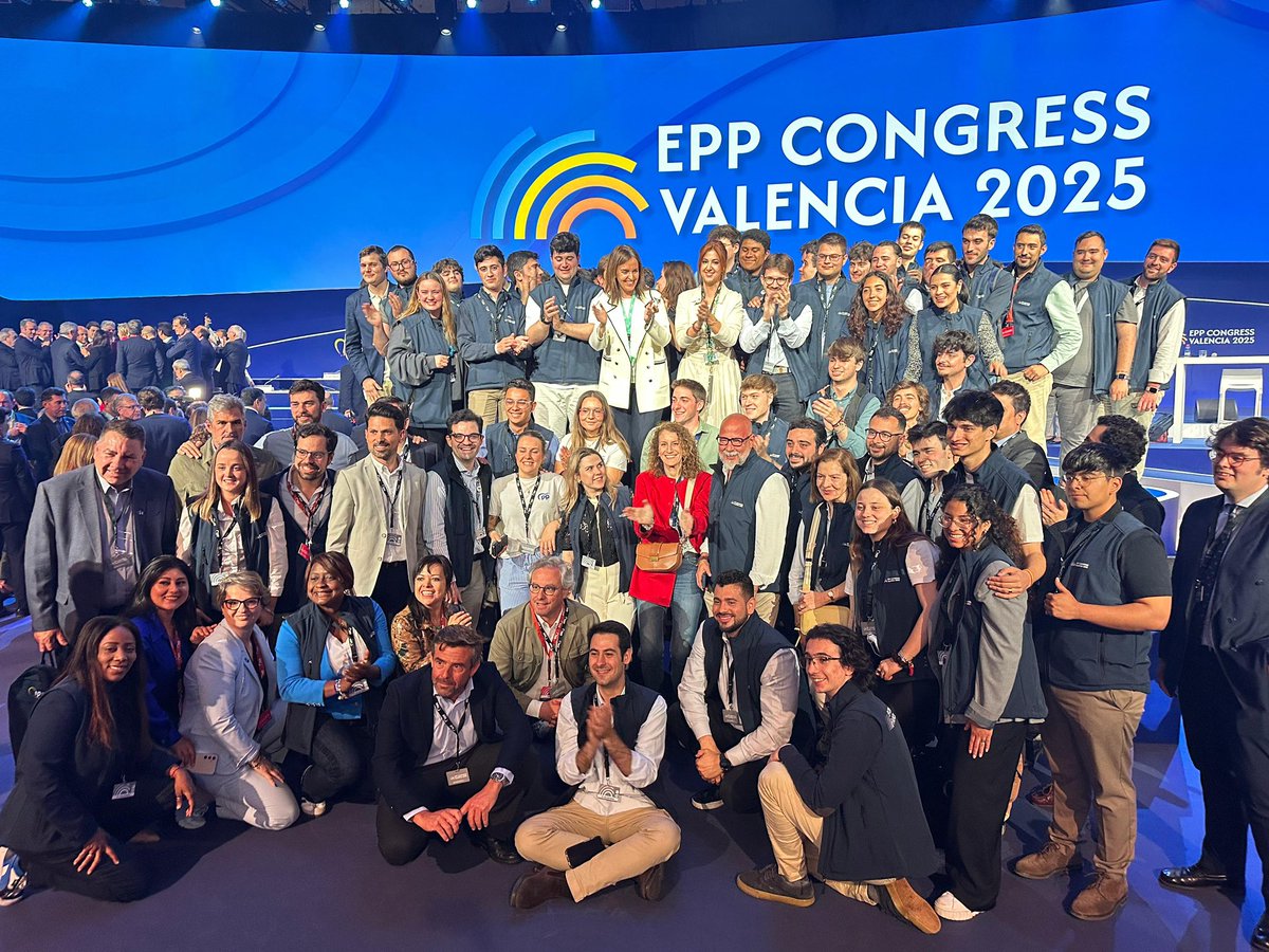 nnggclm's tweet photo. 🇪🇺 Desde NNGGCLM participamos con orgullo en el Congreso del @EPP en Valencia, compartiendo ideas y sumando fuerzas por una Europa más libre, fuerte y joven.

Enhorabuena a @DolorsMM por su elección como Secretaria General del EPP

¡El futuro también se decide aquí! https://t.co/HEzsKCx59B