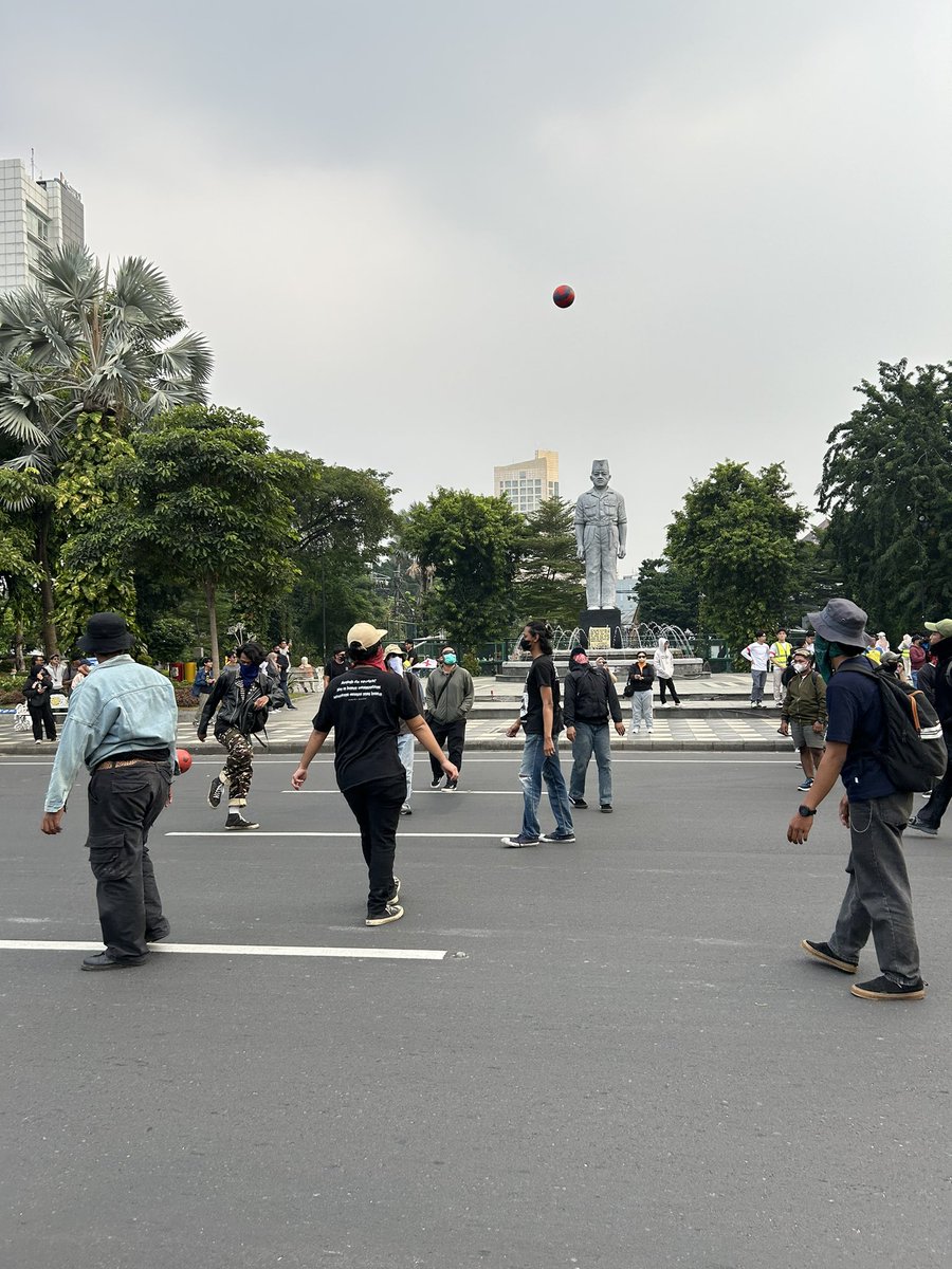 Bara Api Surabaya tweet media