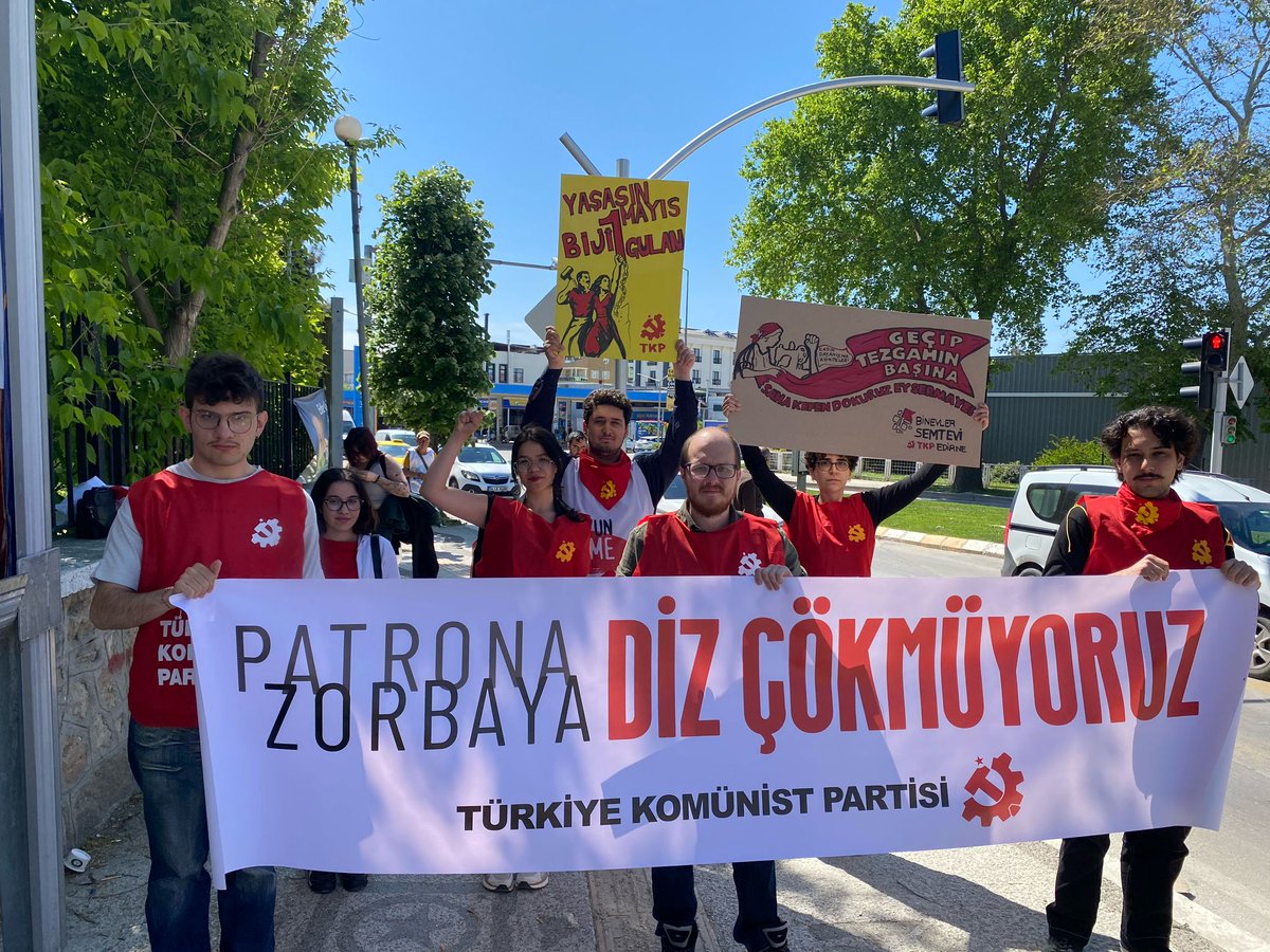 Pankartımızla alandayız! 
Sen de TKP kortejinde safını al!