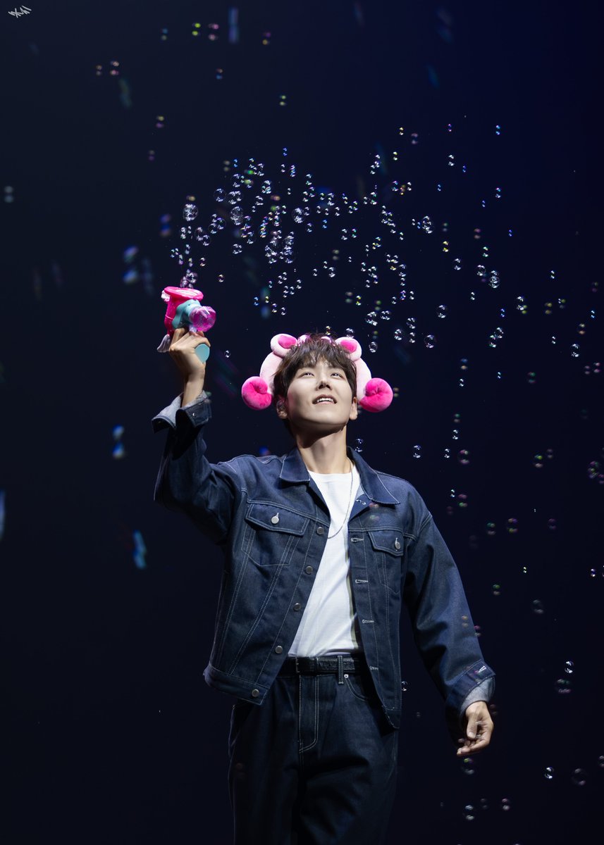 2024 사물함 전시
"카이를 기다리며를 기다리며"
제공 사진

2024
카이 팬미팅

카니핑 ♥
#뮤지컬배우카이 #카이정기열 #정기열