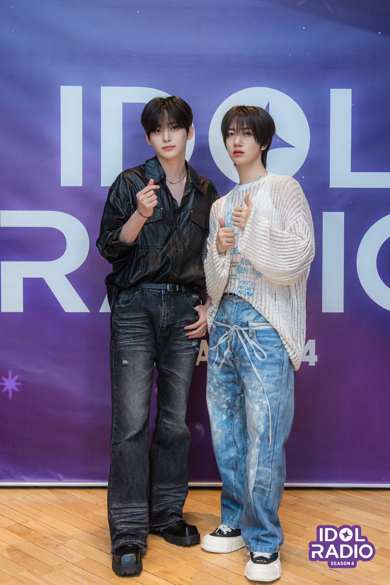 [#아이돌라디오오티디👕] 250430 토마토즈🍅

오늘도 멋쟁이 토마토즈❣️
돌랑이 입덕했어요.....🫶

<a href="/CRAVITYstarship/">CRAVITY OFFICIAL</a>