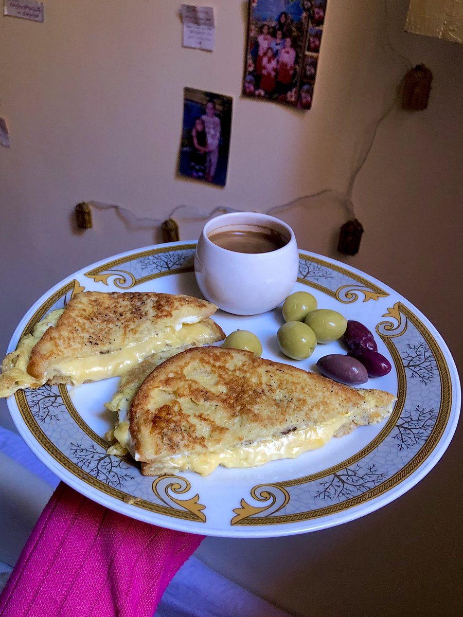 الساندوتش دة بصالح بيه نفسي ف أول اليوم🥰