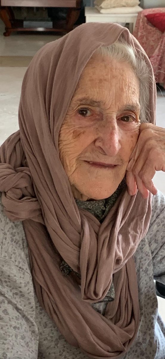 FonsiLoaiza's tweet image. Hoy ha fallecido Pasionaria León Díaz, superviviente de la masacre fascista de la Desbandá cuando tenía 7 años. El PP de Marbella de Ángeles Muñoz (Titi para los narcos) y Francisco Javier García (padre del ultraderechista Javier Negre) rechazó hacerle un homenaje en vida.