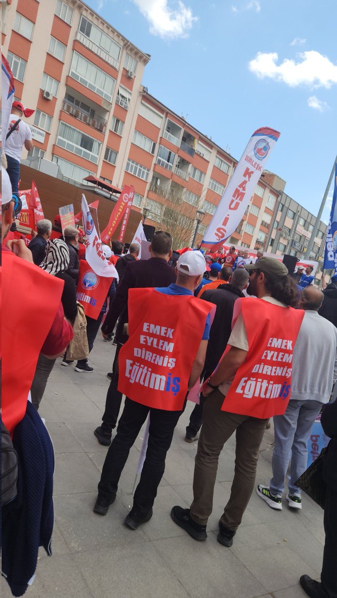 Hayko001's tweet photo. #1mayisemekvedayanismagunu 
Günümüz  Kutlu Olsun https://t.co/QPseEqTmO7