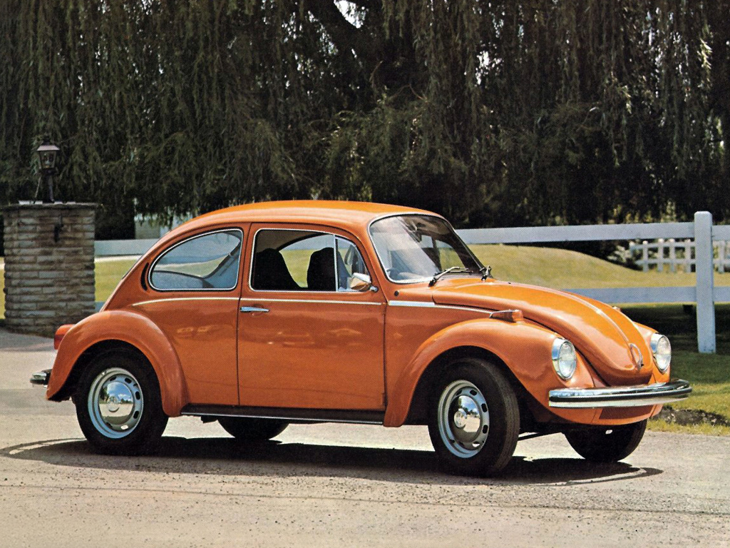 Oubliez les bolides de luxe et les supercars inaccessibles. Aujourd’hui, on parle des vraies stars de la route : celles qui ont roulé sans relâche, traversé les générations et facilité le quotidien de millions de travailleurs : 2CV, R4, Coccinnelle, J7.