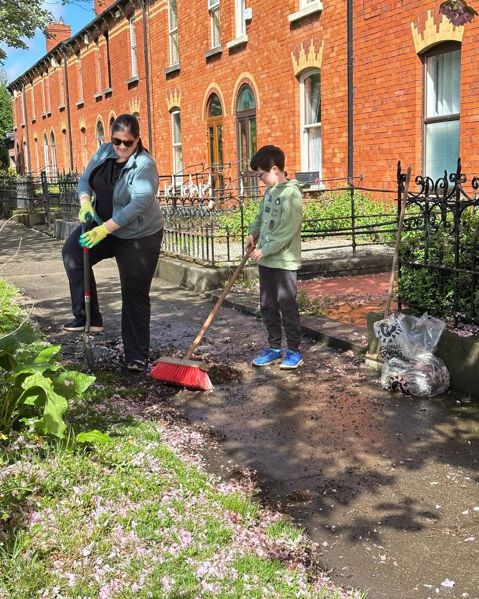 NationalSpringC's tweet photo. What a day for the Shandon residents #SpringClean25 and #TeamDublinCleanUp βοΈ
Great work from the volunteers who had their area sparkling after the clean-up!
A big well done to everyone involved π
#SDGsIreland #NationalSpringClean #Dublin https://t.co/IoWLfXPrl5