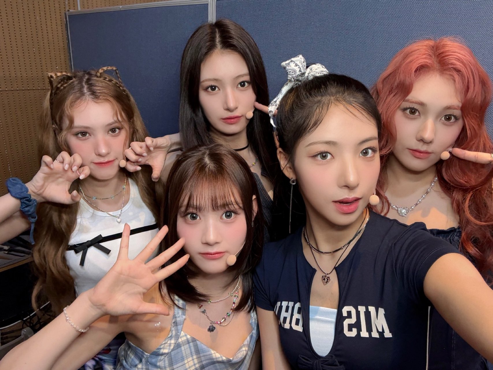 Gp2bF54a4AAGX1b?format=jpg&name=large