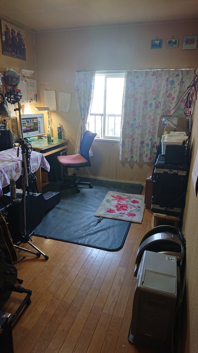 Aythya2's tweet photo. 書斎はエアコン無しで２０年以上過ごしてきたけど、それが音楽しない原因でも有ったかも知れないね。
なので今年は書斎にエアコンを入れます。
オーディオインターフェイスも新調してアップグレードします。 https://t.co/EYbolZBiKV