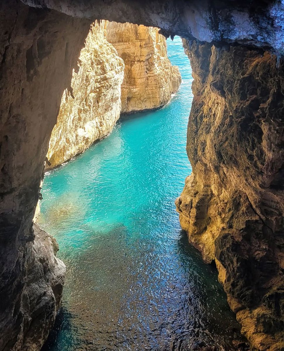 Uno scorcio della #MontagnaSpaccata, uno dei luoghi più suggestivi di #Gaeta, in provincia di #Latina

📷 Ig esse.ioi

#VisitLazio #LazioIsMe #LazioEternaScoperta