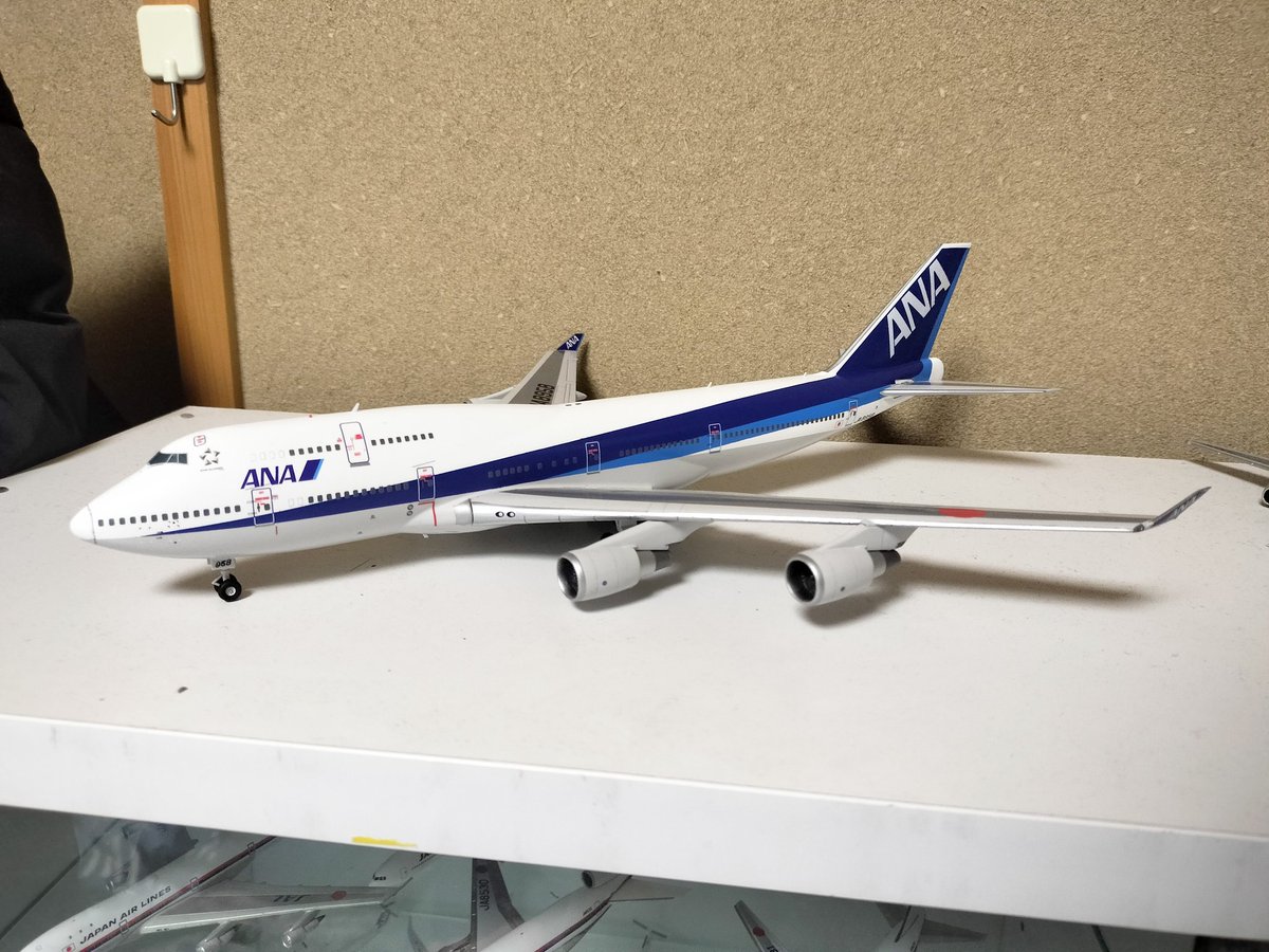 ANA 747-400(ハセガワ1/200)完成しました！久しぶりにジャンボを作りました！今回のテーマは顔つきをより実機を意識して製作してみました！
#旅客機プラモ #旅客機カーニバル25夏への扉