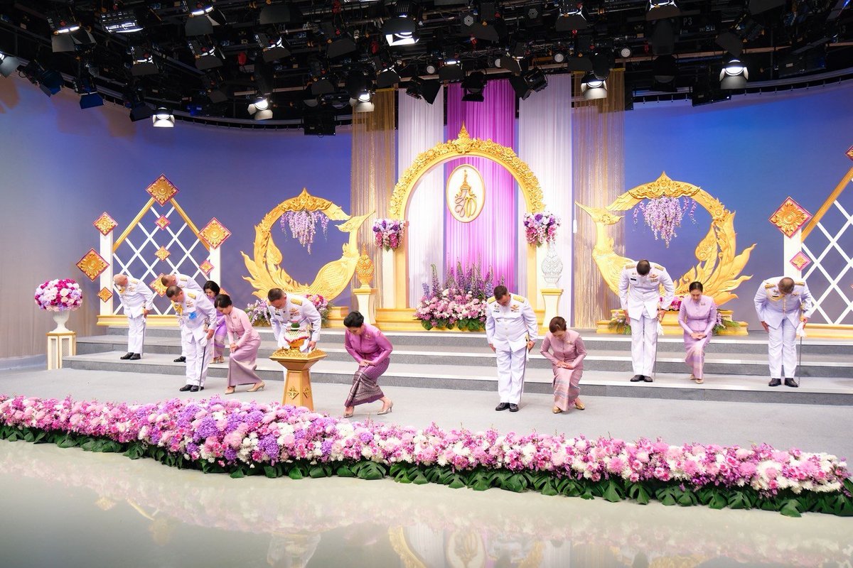 doirta_'s tweet photo. เมื่อวันพุธที่ ๓๐ เมษายน ๒๕๖๘
พล.ท. กำชัย วงศ์ศรี จก.ขว.ทบ. พร้อมด้วย คุณพิชาภรณ์ วงศ์ศรี ปธ.สม.ทบ. สาขา ขว.ทบ. นำคณะหัวหน้าหน่วยขึ้นตรงกรมข่าวทหารบก ร่วมบันทึกเทปโทรทัศน์ กล่าวอาเศียรวาทถวายพระพรชัยมงคล สมเด็จพระนางเจ้าสุทิดาฯ เนื่องในโอกาสวันเฉลิมพระชนมพรรษา ๓ มิถุนายน ๒๕๖๘ https://t.co/RqyXWH8Cjw