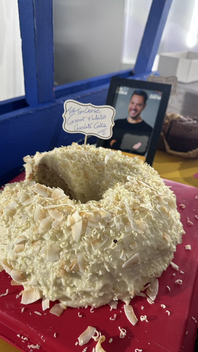 JimDavisOnAir's tweet photo. What a fun morning @magicfm for the #BigBake for @cashforkids Congrats to @therealgokwan our overall winner & thanks to @CandiceBrown for my ‘special commendation’!! 🎂
https://t.co/ilU3scZGrl https://t.co/kPavbEB2uo