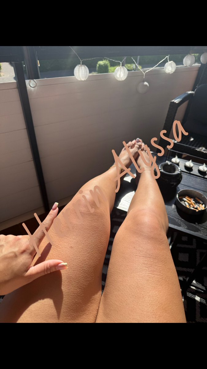 Bin schon so am schwitzen bei meinem Sonnenbad 🥵😛 meine Füßchen erst 😈🥵 

Fußsklave, Fußverehrung, findom, Femdom, Feetdom, Füße, Paypig, Geldsklave