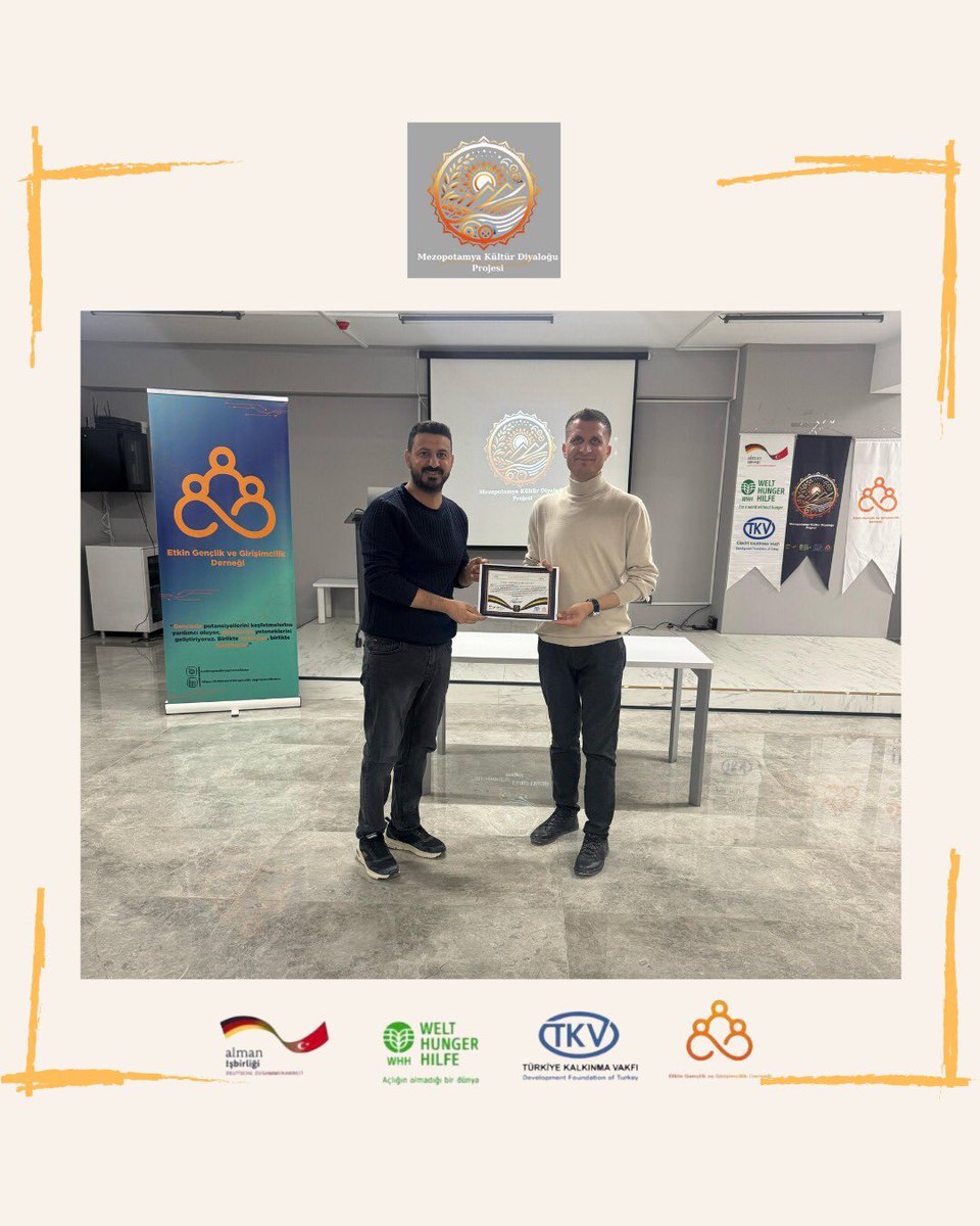 Projemizin tüm aşamalarında bizlerle sürekli iletişim hâlinde olarak süreci kolaylaştıran, destekleriyle katkı sunan Türkiye Kalkınma Vakfı Sosyal Uyum Koruma ve Proje Sorumlusu, Sayın Abdullah Karaaslan'a teşekkür belgemizi takdim ettik. Nazik iş birlikleri için teşekkür ederiz.