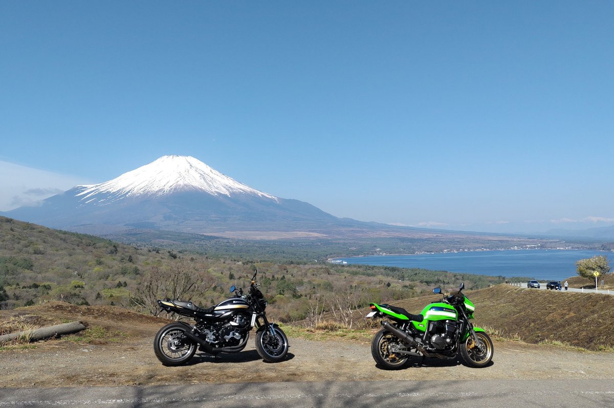 hide_zrx's tweet photo. 今日も良い天気だったので富士山行って来た🏍️ここの天ぷらそばおいしかった😙のに写真が消えてた🥹 https://t.co/muAaeMnDtB