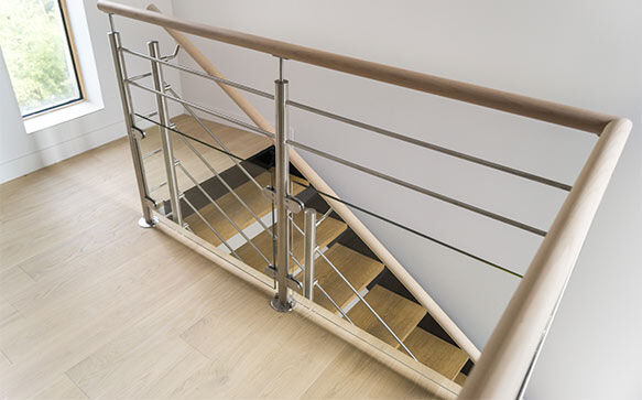 inoxdesignfr's tweet photo. [Zoom Produit] Garde-corps main courante bois sur mesure. Configurez votre produit en 4 étapes avec notre configurateur. EN STOCK. Payez en 3 ou 4 fois sans frais. Expédié sous 14 jours 💪 https://t.co/B4opMMGmTg #inoxdesign https://t.co/n87VadbtW5