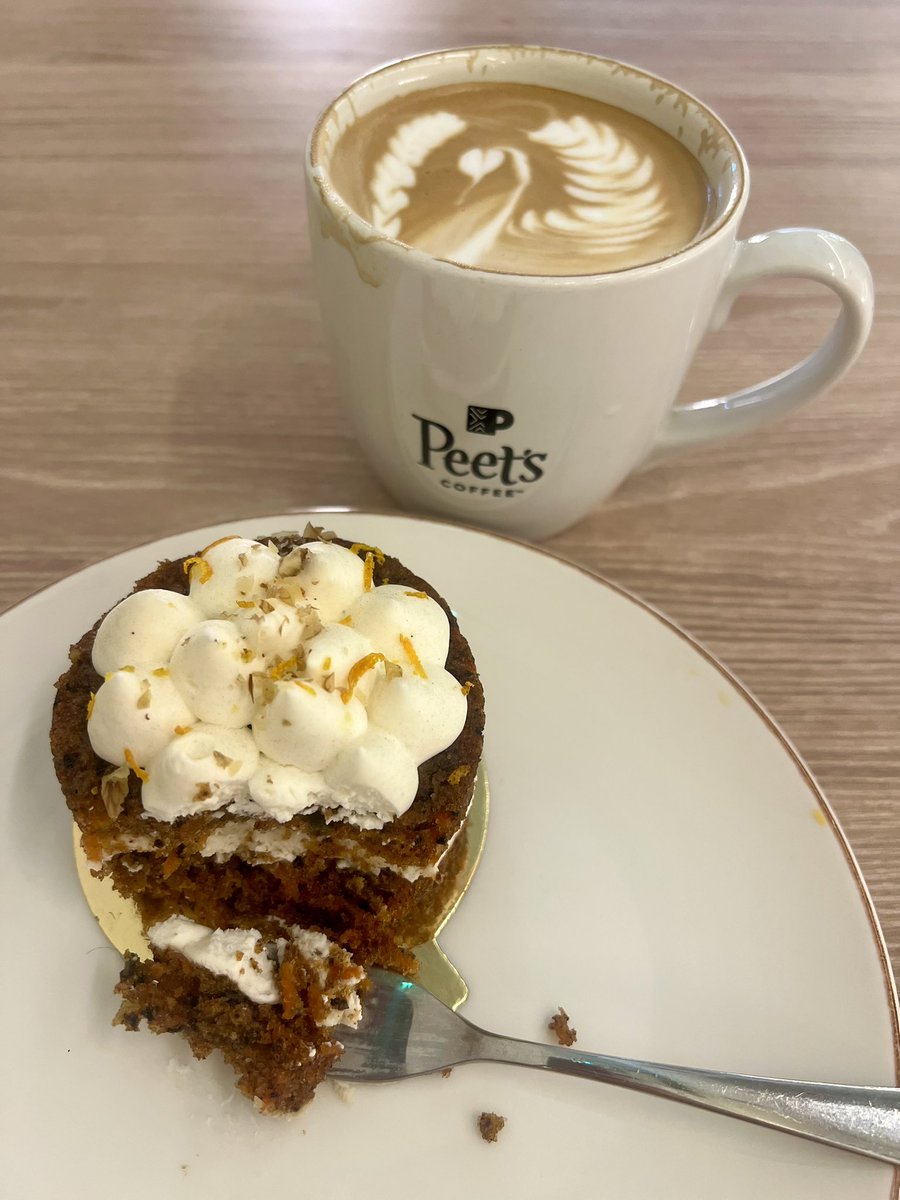 Edelweiss_Delp's tweet image. It’s a Peet’s Coffee kinda morning … because why not! #PeetsCoffee #Coffee #Carrotcake #caketime #coffeetime #coffeebreak #coffeetreat #coffeeroastery #Dubai #UAE❤️ #UAE🇦🇪 @peetscoffee
