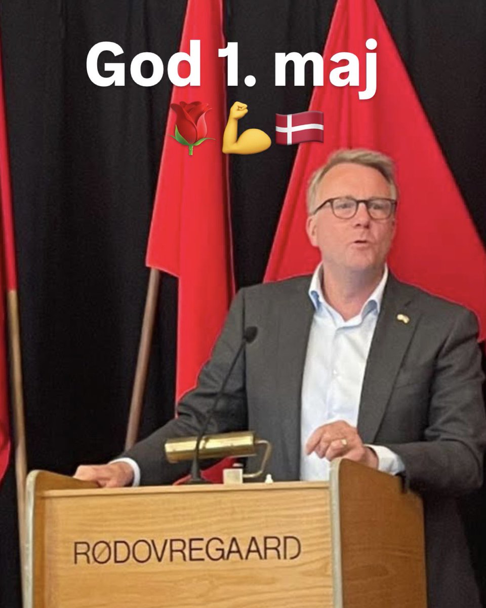 Morten Bødskov (@mfmorten) on Twitter photo God 1. maj 🌹💪🇩🇰
Det er dejligt at være socialdemokrat!
Høj sol. Fødselsdagssang. Mange mennesker. God stemning. Nyd dagen <a href="/Spolitik/">Socialdemokratiet</a> #dkpol God 1. maj 🌹💪🇩🇰
Det er dejligt at være socialdemokrat!
Høj sol. Fødselsdagssang. Mange mennesker. God stemning. Nyd dagen <a href="/Spolitik/">Socialdemokratiet</a> #dkpol