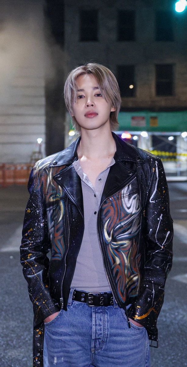 Pauhope_sprite's tweet photo. — 🎨📄[INFO📌] ||📷@BTS_twt:

📊 | #Jimin se convierte en el primer solista coreano en tener múltiples álbumes con más de 40 semanas en el World Albums Chart de Billboard!

¡FELICITACIONES JIMIN!
#Jimin #BTS #JiminBillboard #Kpop #JiminGlobalKing #BTSARMY #WorldAlbumsChart https://t.co/iRjluQNEfE