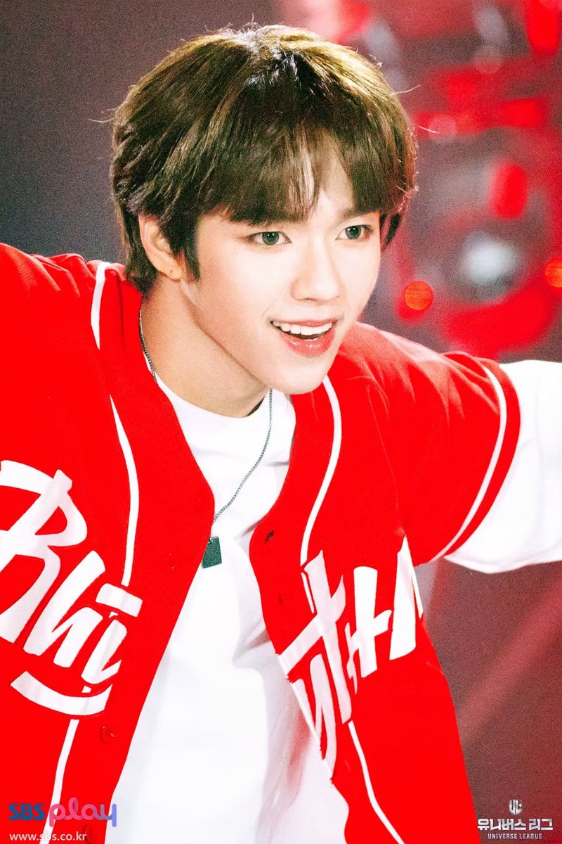 jwmgvndn's tweet photo. @JLUnitedKingdom @JLVPTeam @JLGlobalFanbase @jlgaspar_uae @JLKOREAFANBASE @KSA_fanbase_JL @JLGasparFrance I was already curious about him right after seeing that on video of him seeing growl by EXO. But I became a huge fan of his after his one and only performance.
JL Timeless Record
#JLTrendTales
#HappyJLDay
#์ ์ด์๋ก๋ด์ด๋์๋ฆ๋ค์
#TwentyOneandOnlyJL https://t.co/sZvgJxxojl