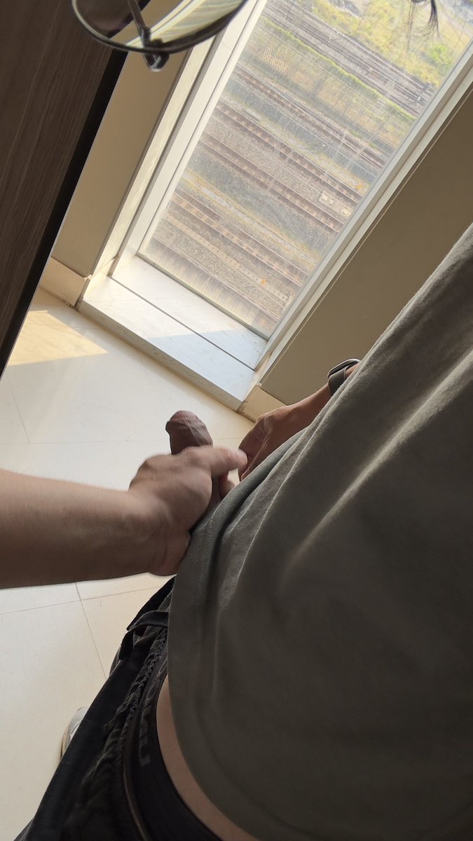 出門走走晃晃
怎麼突然就被抓住了🥵