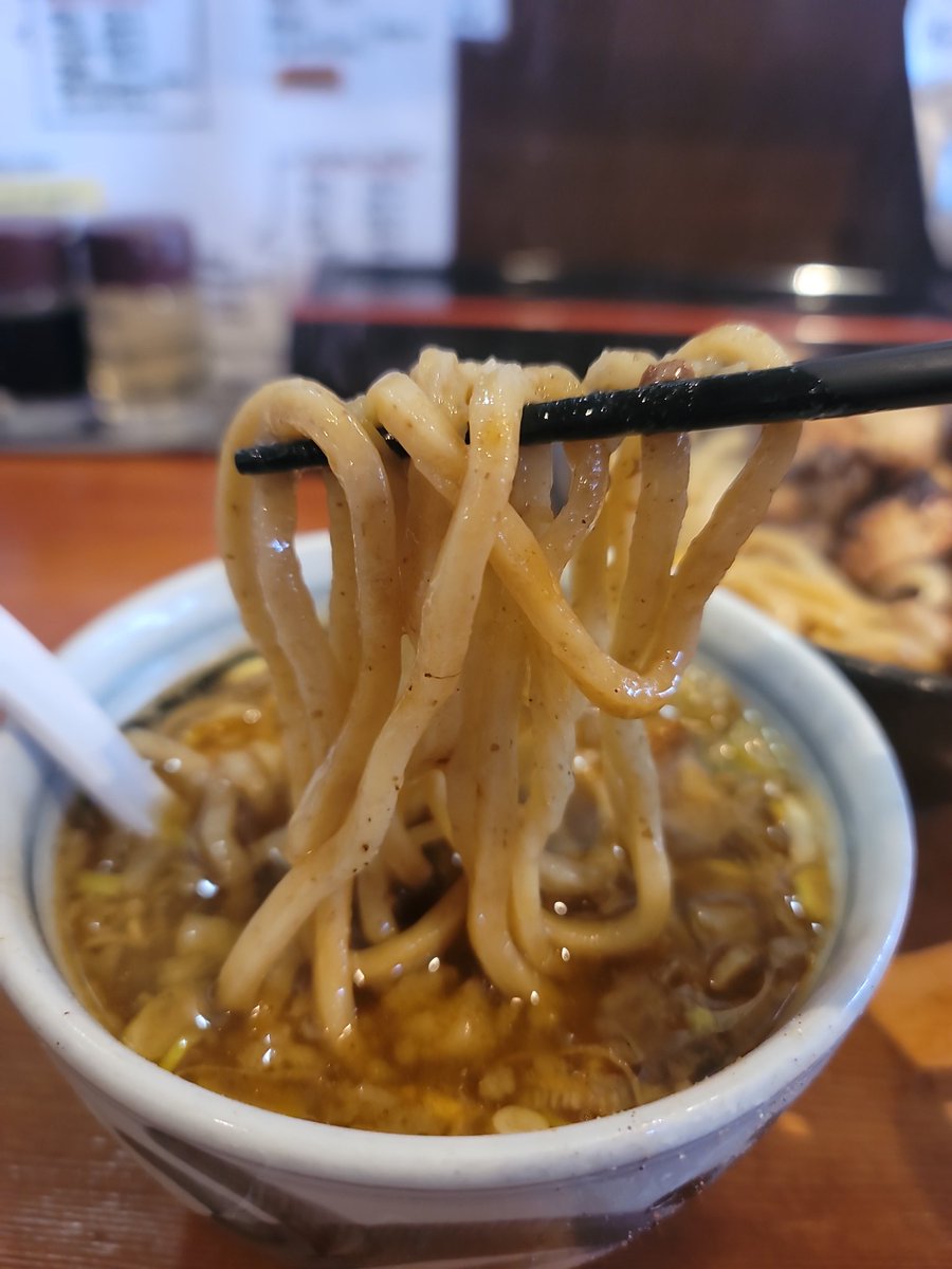 82toper's tweet photo. 【自家製麺えなみ】🍜
▶️魚肉くん
もっちり太麺が美味すぎ❗ https://t.co/YBcpp5AtVO