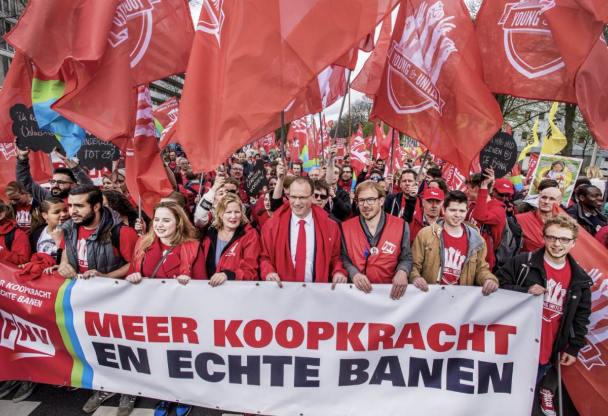 MPatijn's tweet image. 1 mei. De dag van de arbeid. Tien jaar geleden demonstreerden we als FNV met 10.000 mensen voor zeker werk en meer geld. Het is helaas nog steeds nodig.