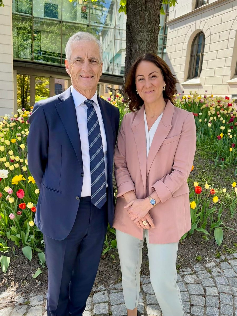 De vil ha skattelette og fradrag som gavner dem selv. De vil øke fradraget for å være medlem av fagforeninger. De ønsker at flere skal være medlem av fagforeninger som støtter deres politikk. Gir meg en dårlig vibb i retning av korrupsjon.