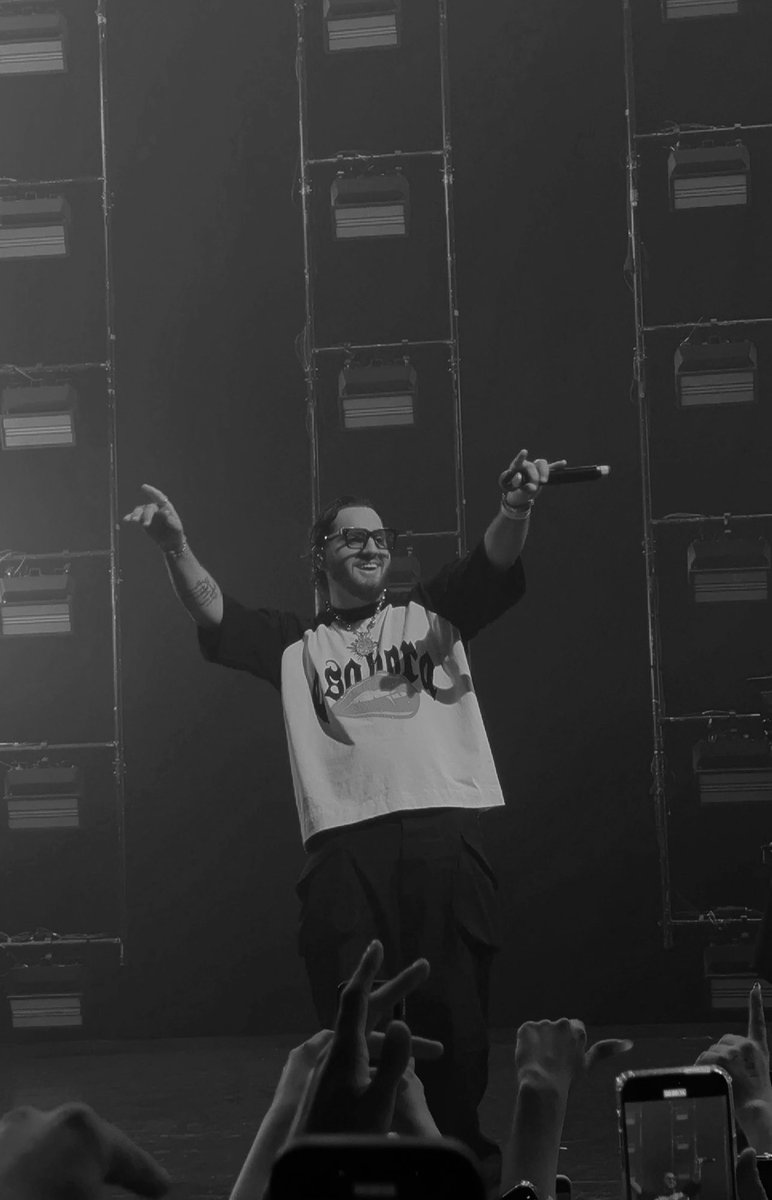 en tout cas j’ai vu <a href="/karmen0ff/">Karmen</a> jsuis heureux