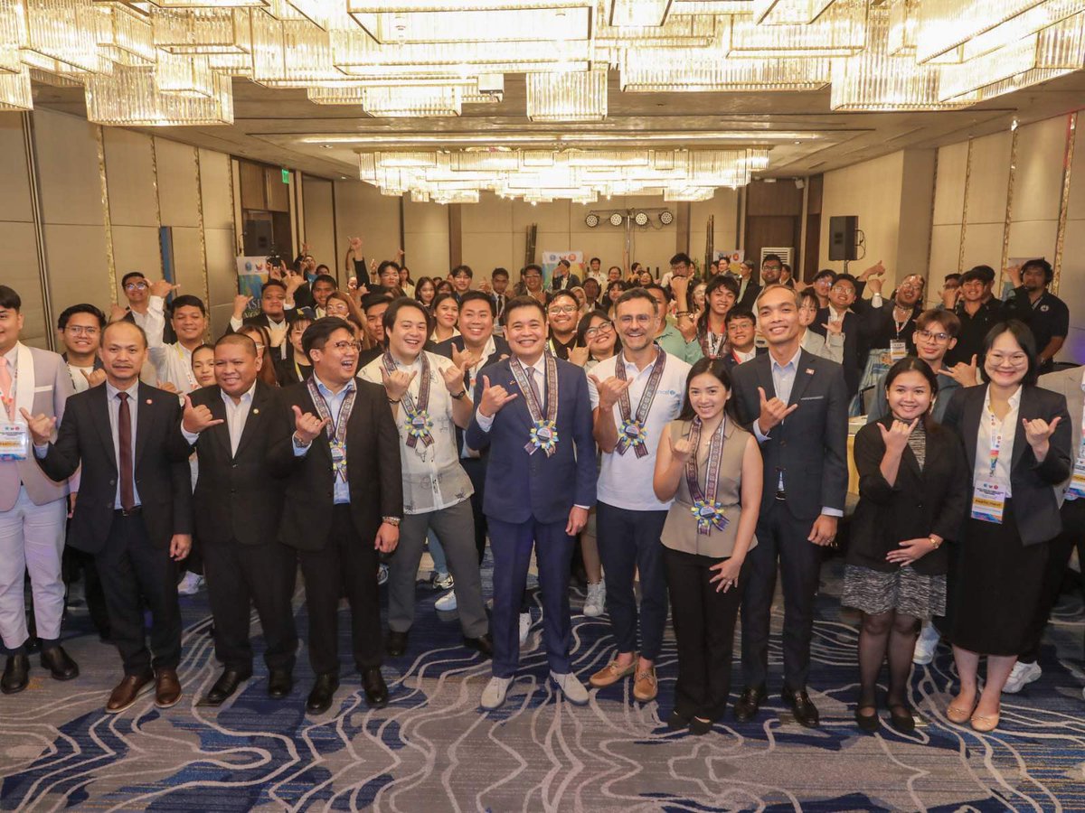Commemorating Labor Day with ASEAN’s youth co-leading in finding solutions, innovations &amp; new possibilities for climate action &amp; disaster resilience. <a href="/CCCPHL/">Climate Change Commission PH</a>, <a href="/NYCPilipinas/">NYC</a>, &amp; the region’s youth leaders, together working for a more secure future for 🇵🇭 &amp; SEAsia.
