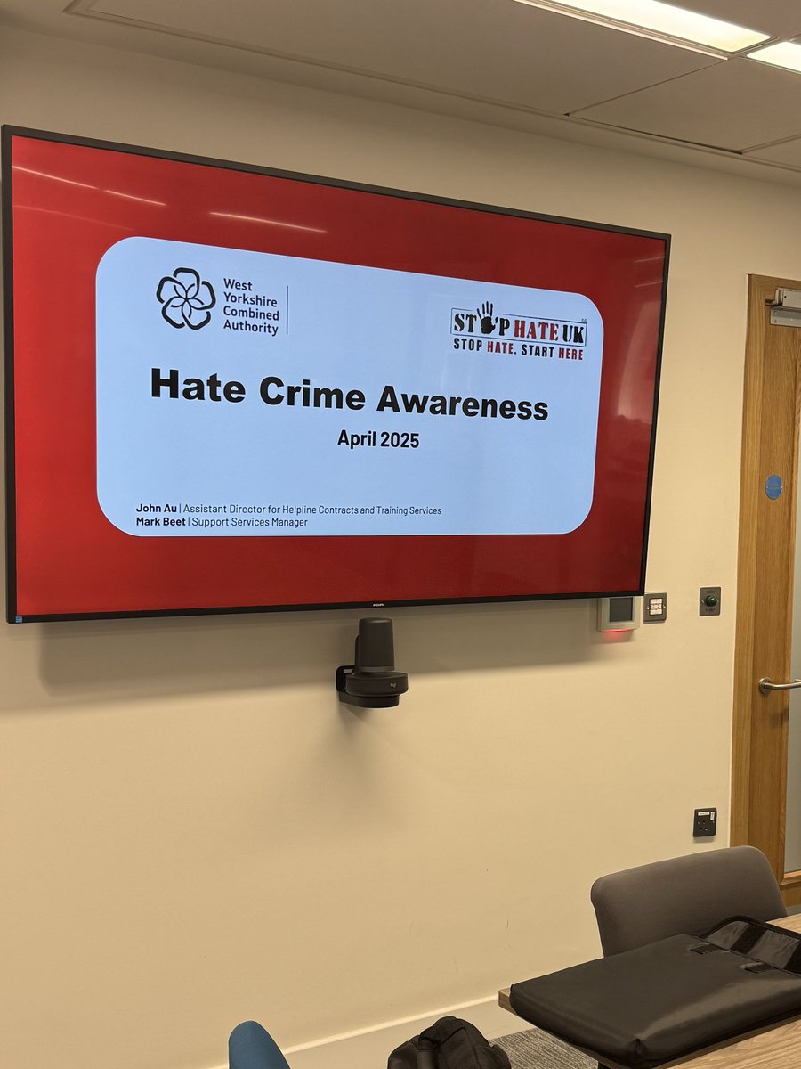 stophateuk's tweet image. We’ve been delivering training sessions to @WestYorkshireCA staff raising awareness of #hatecrime & its impact in communities & workplace. Staff shouldn’t accept abuse/ threats as part of their role, we all can play some part in tackling hate #upstanders #stophatestarthere