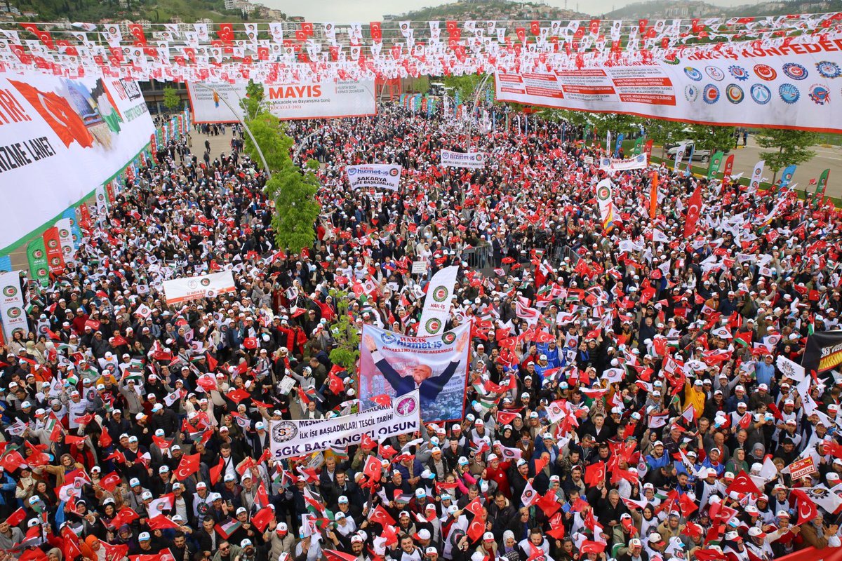 Biz HAK-İŞ’liler emeğin değerini alın terimizde, umudun ışığını yüreklerimizde taşıyoruz.
#EmekVarsaUmutVar
#1Mayıs