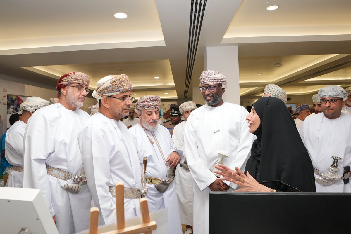 احتفلت الوزارة بالتعاون مع جامعة الشرقية،بـ #اليوم_العالمي_للطبيب_البيطري 2025م، بهدف تسليط الضوء على الدور الحيوي الذي يؤديه الطب البيطري في الحفاظ على صحة الحيوانات ووقاية الإنسان من الأمراض المشتركة، كما يبرز الاحتفال أهمية هذا المجال والخدمات التي يقدمها للمجتمع وتحسين صحة