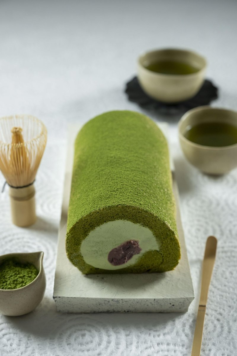 🌸季節の堂島ロール抹茶🌸

世界緑茶コンテストで２度も最高金賞に輝いた茶師・佐々木氏謹製の静岡県産天竜抹茶を、生地とクリームに加えた香り高いロールケーキが5月のみ期間限定販売開始🍵

#堂島ロール #dojimaroll
#パティスリーモンシェール
#抹茶スイーツ #抹茶グルメ
#お手土産 #限定販売