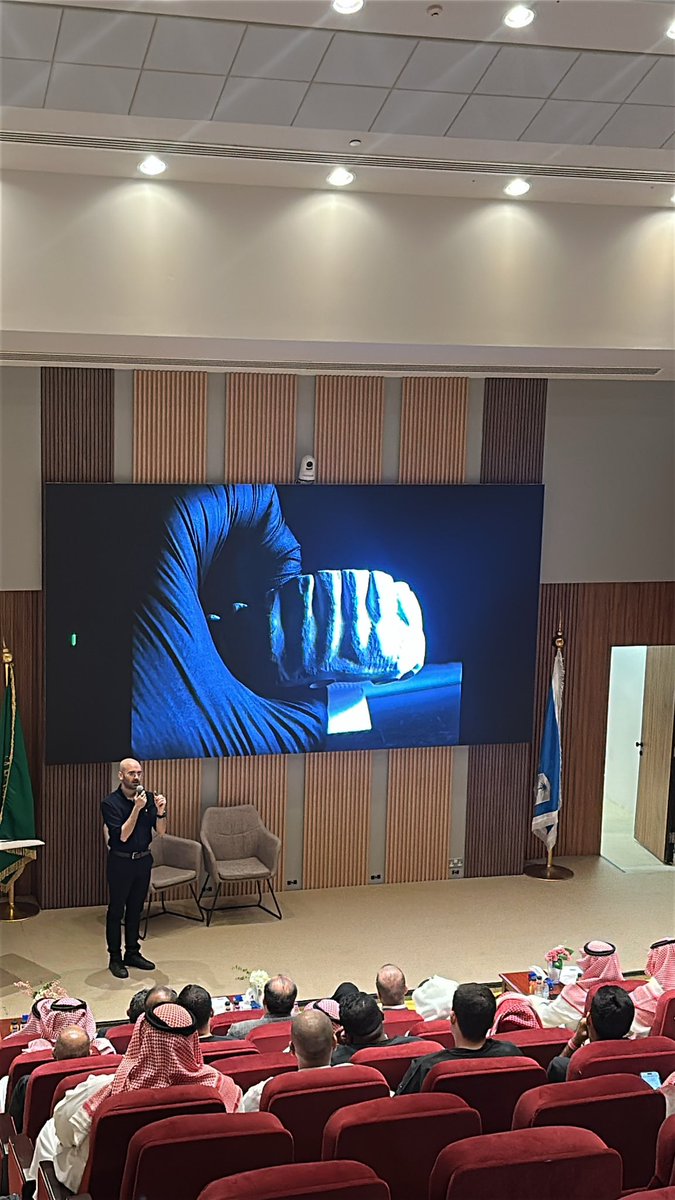 “Thank you Mr. Sergio Polisi for your inspiring words. Your recognition of the new generation of passionate female dental technicians means so much to us. We’re proud to be part of this journey, and your support motivates us to keep striving for excellence.”