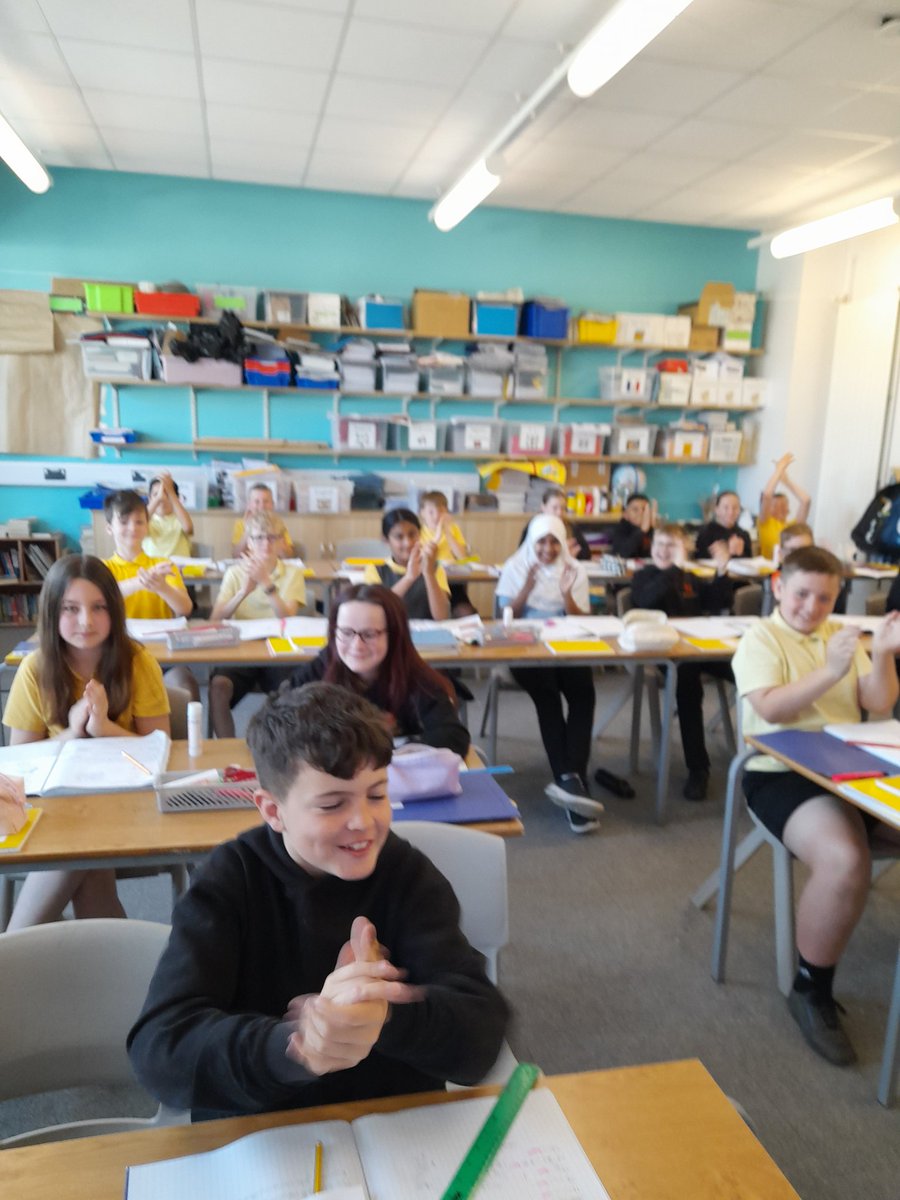 EastfieldPSHull's tweet image. 6BE were so happy that Tiny actually got a question correct in the ratio lesson today that they erupted into a round of applause! #epsmaths #6BE