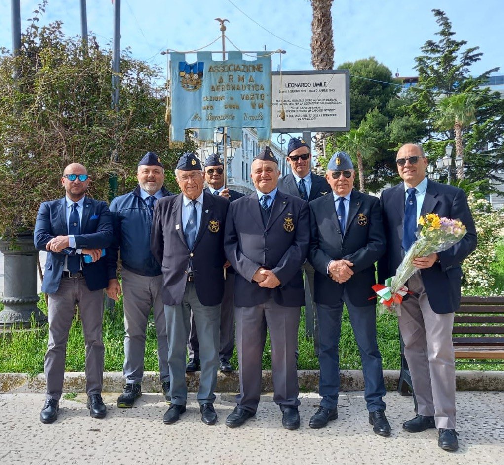assoaeroarma's tweet photo. ✅ A.A.A. - #AviatoridItalia
ℹ️ #25aprile Sezione #Vasto a celebrazioni Festa #Liberazione
Prima nella città di Vasto e poi presso il Comune limitrofo di #Scerni che diede i natali all'Aviere Leonardo Umile, Medaglia d'Oro al Valor Militare, a cui è intitolata la Sezione https://t.co/UyW0Iv7MCZ