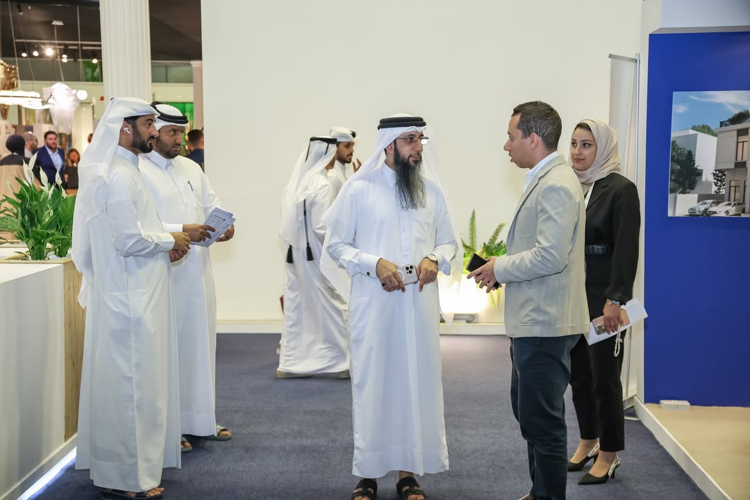 اليوم الأخير لمعرض إبن بيتك – النسخة السادسة والأكبر، بالتزامن مع معرض إنسباير للديكور والهدايا واللايف ستايل.
. من 28 أبريل إلى 1 مايو في مركز قطر الوطني للمؤتمرات QNCC، من 10 صباحًا حتى 10 مساءً. الدخول مجاني ثم بالزيارة وسجّل الآن
#ابن_بيتك #BYH2025 #قطر #المؤتمر #تصميم_المنزل