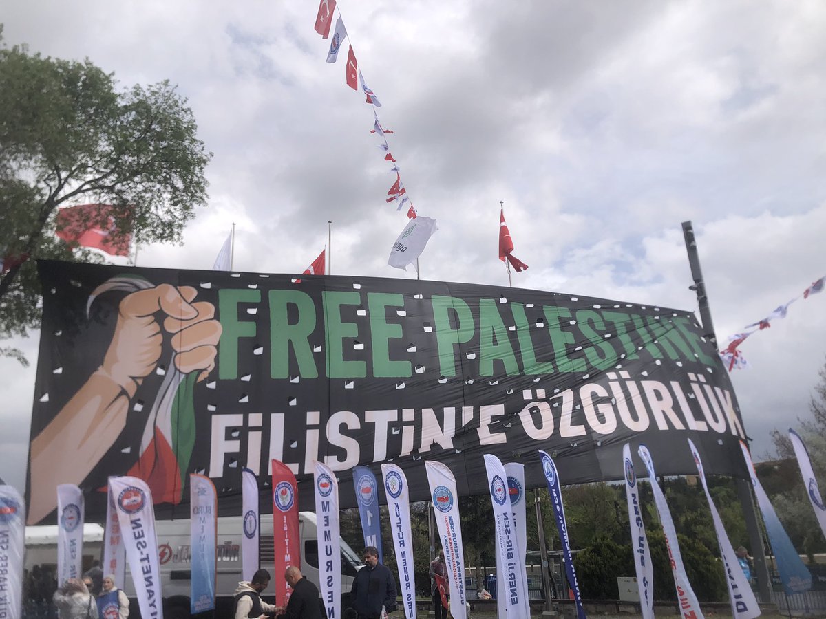 1 Mayıs’ı da vesile edip tekrar Gazze,Filistin ,mazlum ve mağdurlar diyoruz .Gazze’yi gündemimizden çıkarıp orada şehit olanları sayıdan ibaret gördüğümüz gün bu mücadeleyi kaybettiğimiz gün olur.Allah hepimize basiret versin…
#Gazze
#memursen
#1Mayıs