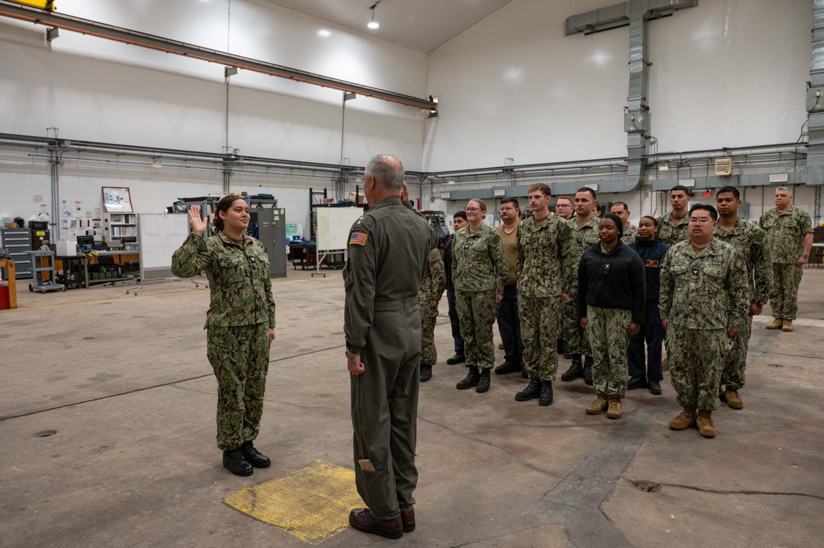 Naval Station Rota (@navsta_rota) on Twitter photo Rear Admiral Verissimo, Commander, Naval Air Force Atlantic (<a href="/COMNAV_AIRLANT/">Commander, Naval Air Force Atlantic</a>), and AIRLANT's Force Master Chief Hailey paid a visit to Rota on April 29th to see how HSM 79 Griffins and Aircraft Intermediate Maintenance Detachment Aviation Support Detachment Rota operates! Rear Admiral Verissimo, Commander, Naval Air Force Atlantic (<a href="/COMNAV_AIRLANT/">Commander, Naval Air Force Atlantic</a>), and AIRLANT's Force Master Chief Hailey paid a visit to Rota on April 29th to see how HSM 79 Griffins and Aircraft Intermediate Maintenance Detachment Aviation Support Detachment Rota operates!