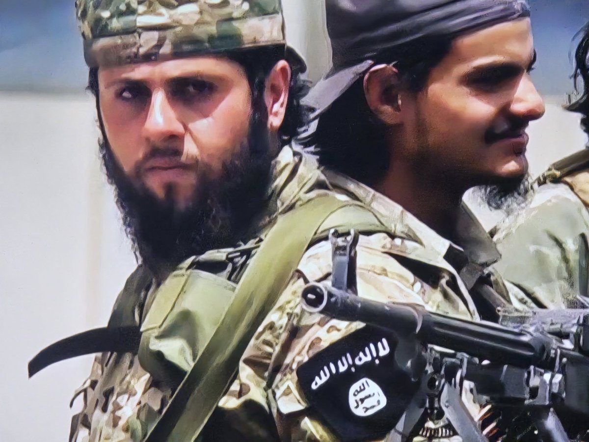 mdmdm87's tweet photo. @USEmbassySyria But still those ISIS members now inside damascus under the name ministry of defence
And they did massacer after massacer in SAHNAYA and JARAMANA againist the syrian DRUZE
#SaveSyriaFromISIS
#SyriaConflict https://t.co/B8gtvEIMiU