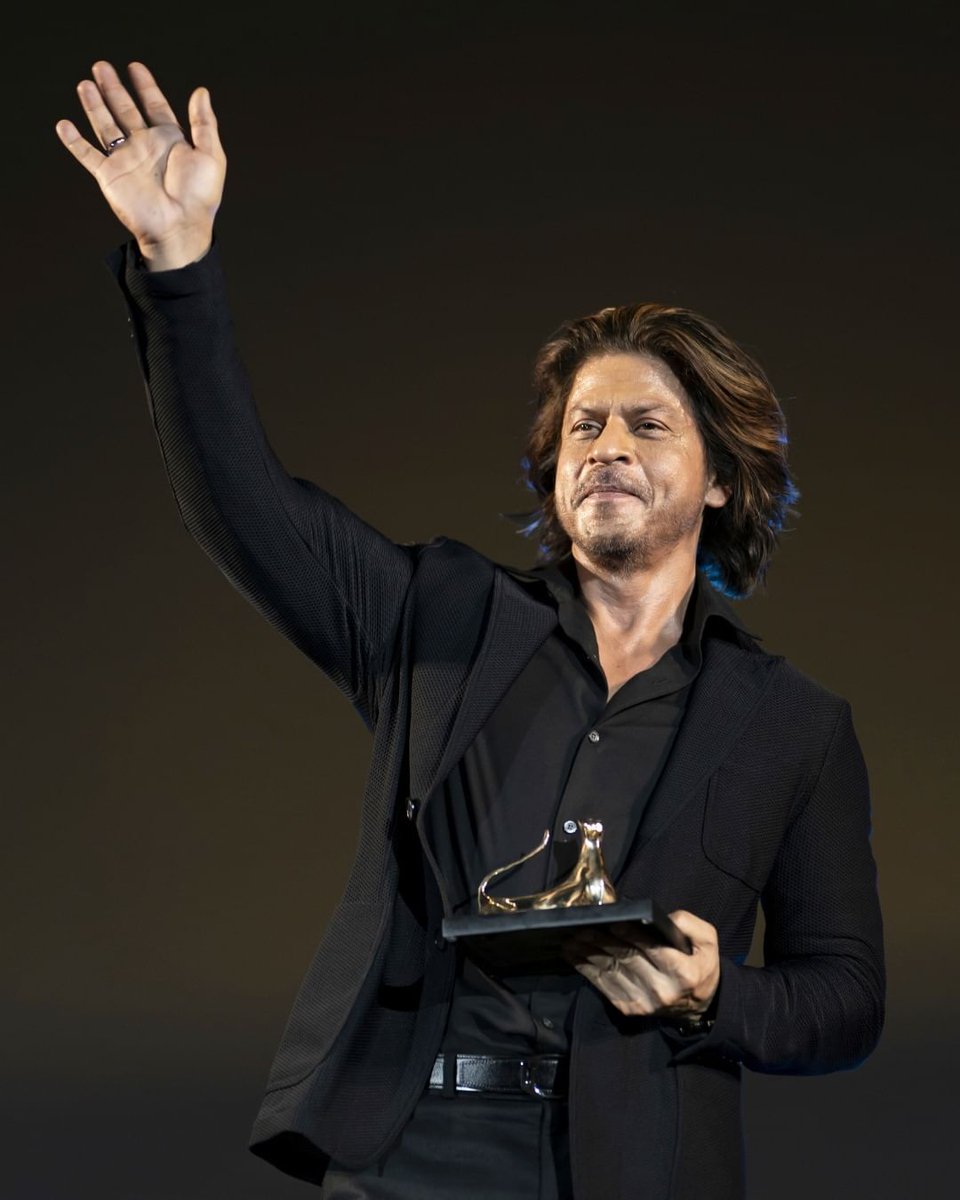 TUSHARMDBHANGE's tweet photo. When SRK speaks, the world listens! Can't wait to see him at Waves 2025! ❤️🔥

#KINGKhanAtWaves
@iamsrk @WAVESummitIndia https://t.co/6R8m0GVQ1k