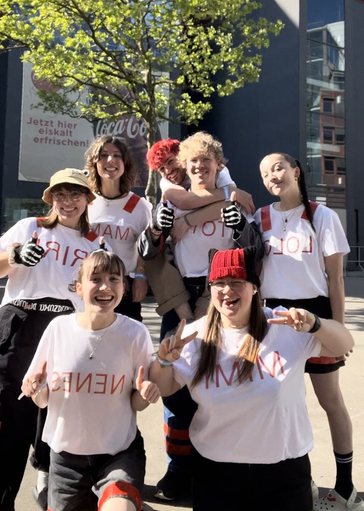 ririchl0r1n3's tweet photo. CLANCY TOUR READY ❤️ |-/
@twentyonepilots @tylerrjoseph @joshuadun
#clancytour #clancykoln https://t.co/sfm7NRUPgt