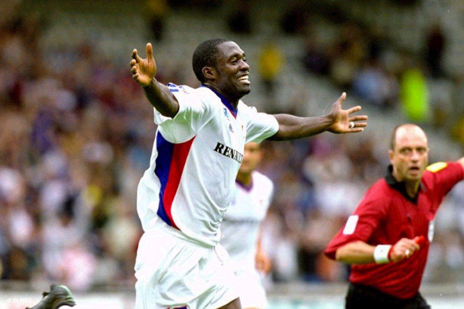 Pas de 1er mai sans 1 pensée pleine d'affection pour Marc-Vivien Foe qui aurait eu 50 ans aujourd'hui.