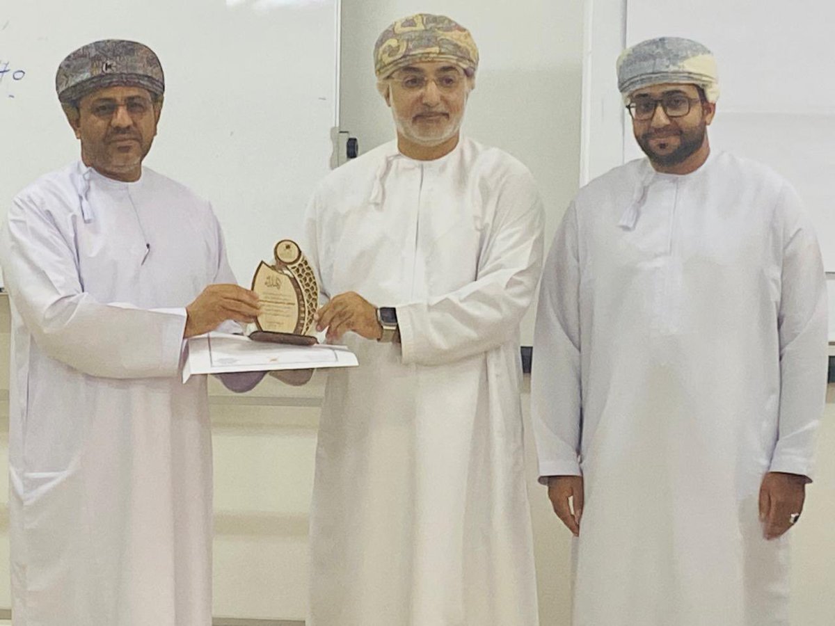 إدارة التعليم بسمائل tweet media